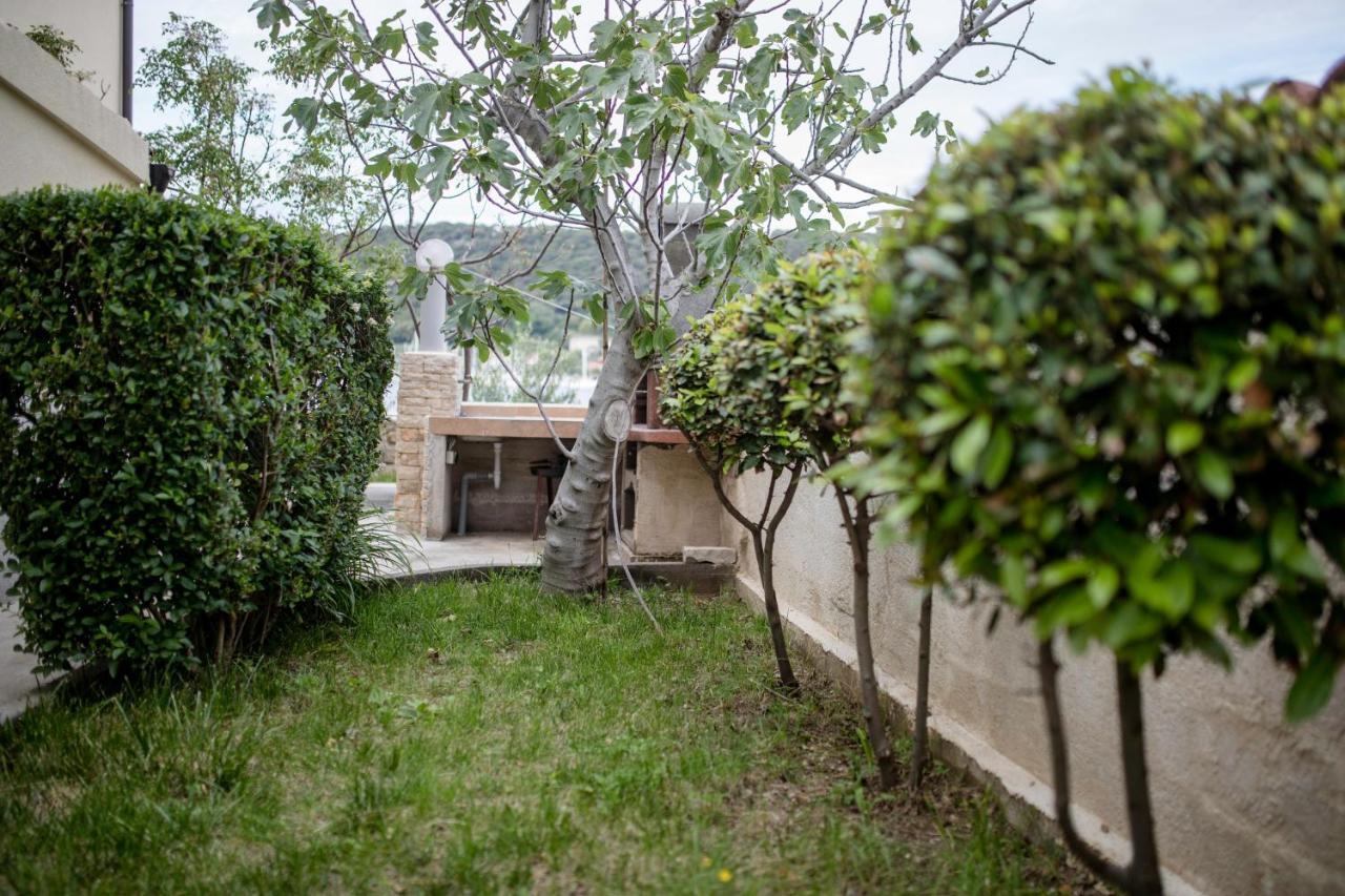 Apartments By The Sea Supetarska Draga - Donja, Rab - 11769 Exterior foto