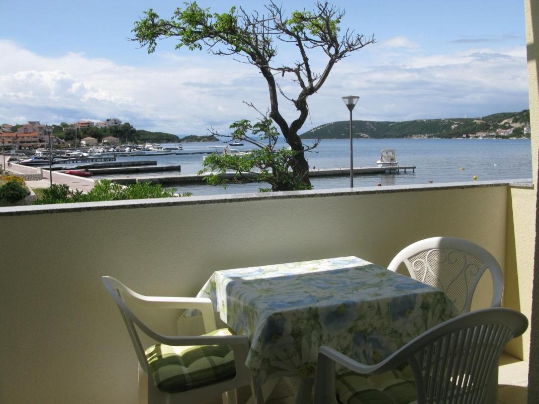 Apartments By The Sea Supetarska Draga - Donja, Rab - 11769 Exterior foto