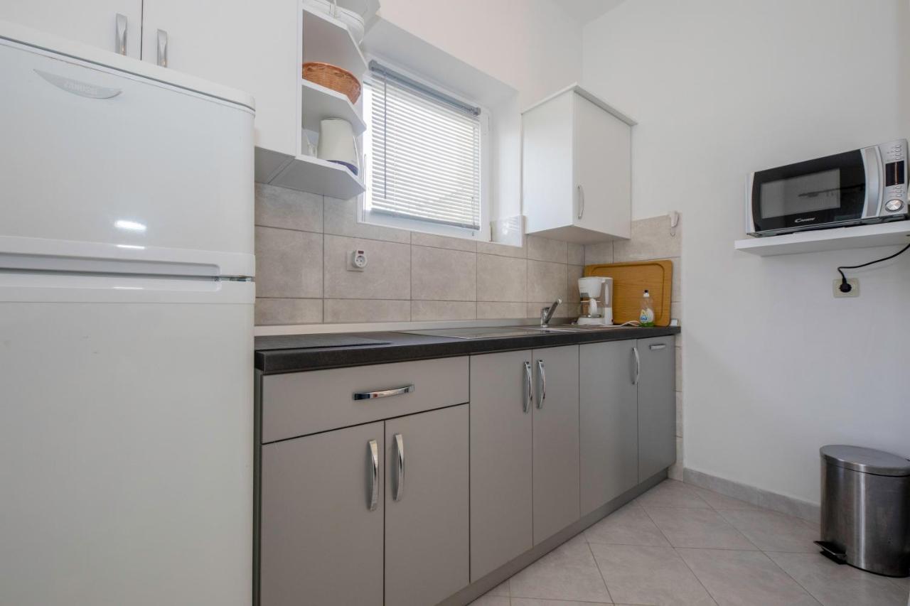 Apartments By The Sea Supetarska Draga - Donja, Rab - 11769 Exterior foto