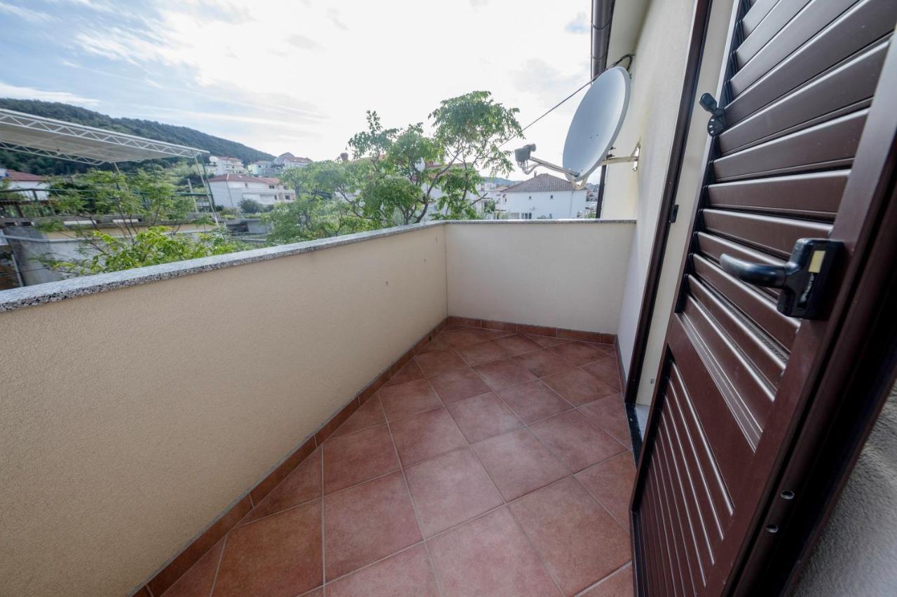 Apartments By The Sea Supetarska Draga - Donja, Rab - 11769 Exterior foto
