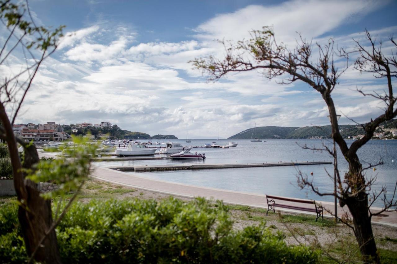 Apartments By The Sea Supetarska Draga - Donja, Rab - 11769 Exterior foto