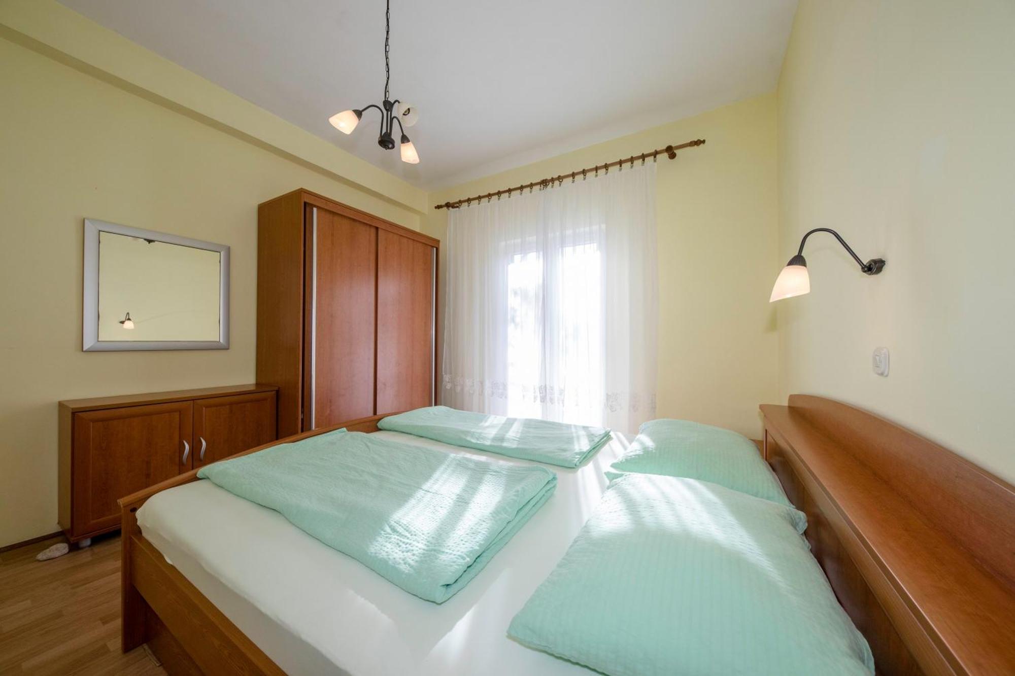 Apartments By The Sea Supetarska Draga - Donja, Rab - 11769 Quarto foto